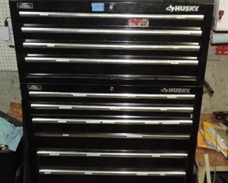 LARGE HUSKY ROLLING TOOL BOX