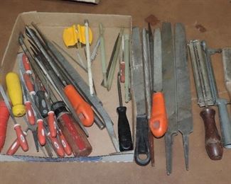 CHISEL AND HAND TOOL LOT