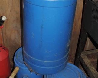 3 BLUE PLASTIC CONTAINER