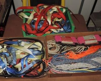 LOT OF RATCHET STRAPS