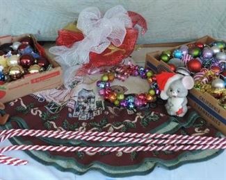 VINTAGE CHRISTMAS LOT