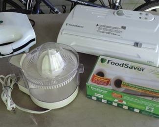 LOT OF KITCHEN ITEMS