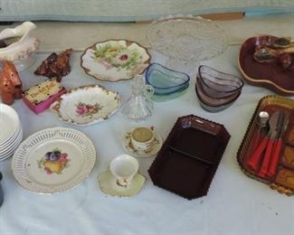 LOT OF VINTAGE GLASSWARE/PORCELAIN