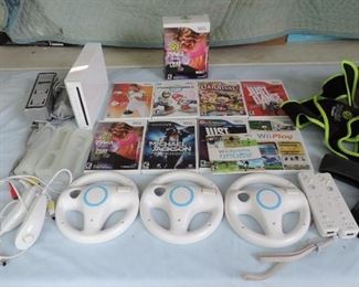 Wii  GAMING SYSTEM AND GAMES