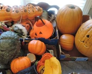 HALLOWEEN LOT