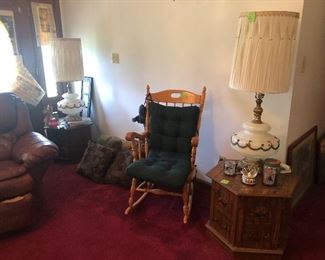 rocking chair, vintage lamps, end tables