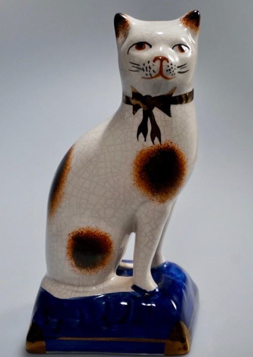 Lot 1 Staffordshire Pottery Cat Figurine Made in England