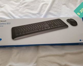 Brand New Microsoft 850 wireless keyboard mouse