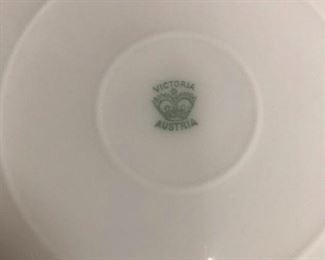 So resigned myself to paying it (there goes my wine budget for the rest of the year!) Wow, another fake eyeball.