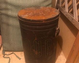 Rusty tub, not sure why it merits its own picture.