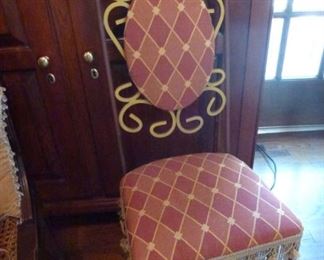 Decorator chair