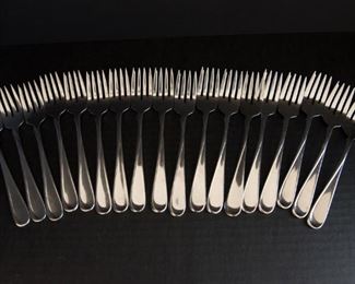 K8	63 Piece Set of Oneida Flatware 13 Large Spoons, 18 Salad Forks, 7 Dinner Forks, 6 Small Spoons	$49.95