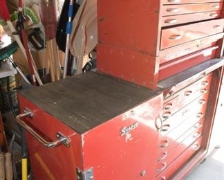 T97	Vintage Snap-On Rolling Tool Chest Deluxe with Side Cabinets, 19 Drawers	$995.00