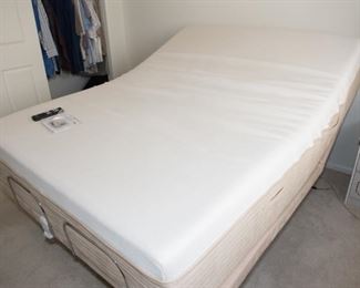 F13	Sleep Science Memory Foam Mattress with Massaging and Reclining Frame LIKE New    	$895.00