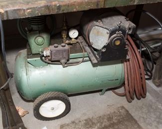 GT279	Vintage Melben Products Air Compressor (works)	$125.00