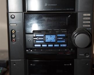 E16	Sony 3 CD Changer Stereo	$29.95