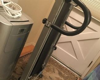 Folds up flat and rolls