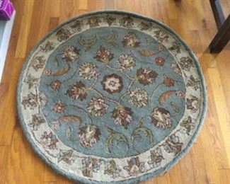 Approximately 3 foot diameter round rug $10 SALE $8.00