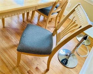 ALT VIEW:        HAVERTY's Dining Room SUITE       
===> $1,250 /OBO    Dimensions: 77.5" L x 41.25" W x 30" H (includes 1 leaf, four side chairs & 2 arm chairs)                             
NOTE: Matching Breakfront also available