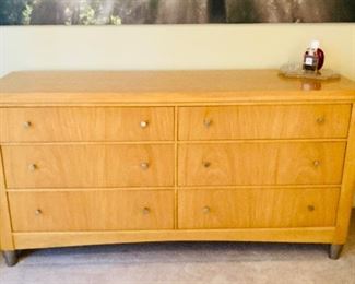 ALT VIEW: Ethan Allen King Maple Bedroom Suite                         ===> $ 1.750/OBO  (includes 2 nightstands & dresser)