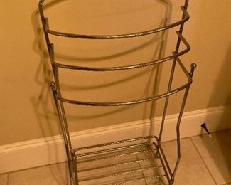 Bathroom towel rack ===>$ 20