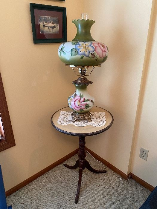 GWTW table lamp on and small lamp table