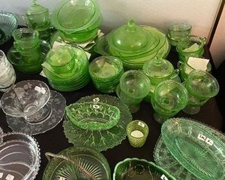Green glassware set