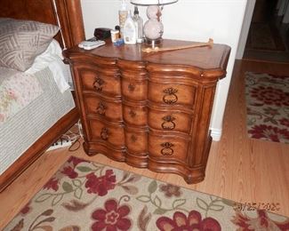 Thomasville "Hills of Tuscany" Lucca Night Stand # 43611-815 with inlaid top (see next photo).....3 drawers...pristine @  $419.00....again, 40 cents on the dollar.  (760) 445-8571....CJ