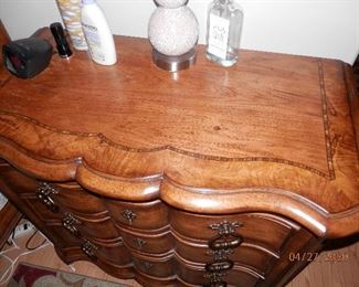 Thomasville inlaid top of 3 drawer night stand....(760) 445-8571..... CJ