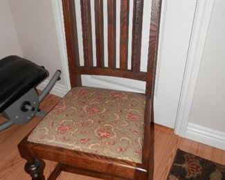 Antiques ......Photo of chairs that go with pub table....in previous photo.....Great set!!  5 piece set $350..  set is solid oak and mahogany
