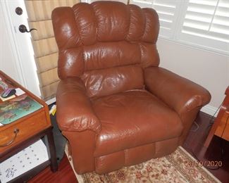 LAZY-BOY,   opposite angle from previous photo ***  $185.00***