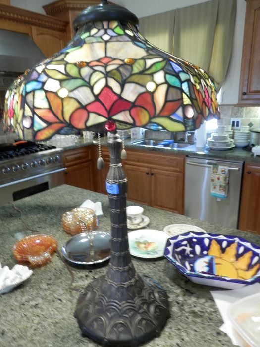 $200  Fabulous floral stain glass Tiffany style lamp from 1970.  Bronze base.  CJ  (760) 445-8571