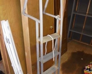 Aluminum dock ladder