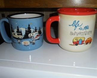 Travel coffee mugs