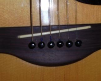 Yamaha acoustic FG 180 guitar w/hard side case - Nippon Gakki - no holes/ metal pegs/great condition/ w/kapo, pick & strap