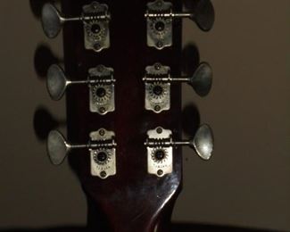 Yamaha acoustic FG 180 guitar w/hard side case - Nippon Gakki - no holes/ metal pegs/great condition/ w/kapo, pick & strap