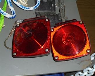 2 trailer tail lights