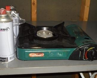 Single burner camp stove w/sterno cans
