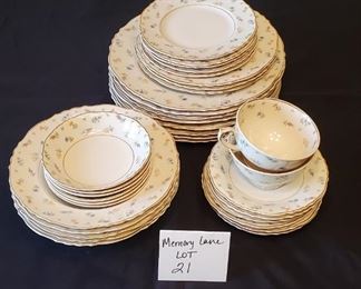 $50 - 37 pc. Federal Shape Syracuse China Set (made in America) Serving bowl & platter not pictured but included 