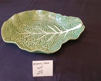 $25 - 15" long Bordallo Pinheiro cabbage shallow serving bowl 