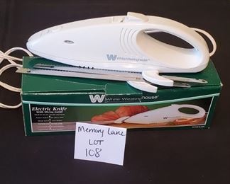 $8 - White Westinghouse electric knife
