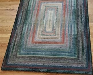 $30 - 4' x 5'10" rug