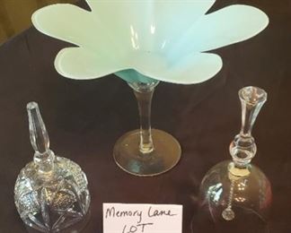 $7 - Home decor lot - 2 bells & 6.25" flower compote