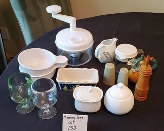 $12 - Miscellaneous kitchen items