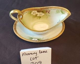 $5 - Nippon Creamer boat 6.5" across