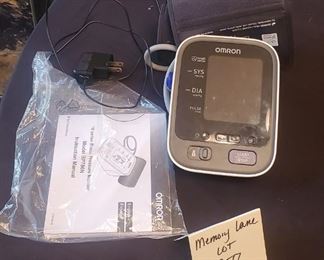 $30 - Omron Blood Pressure Monitor Model BP786N