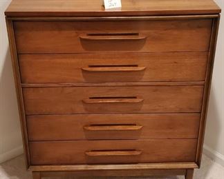 $150 - Bassett Furniture MCM Dresser 43.5"T x 36"W x 19"D