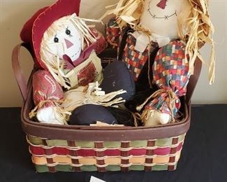 $6 - 2 scarecrows and an 12"W basket