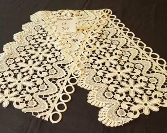 $5 - 13.5" x 48" table runner