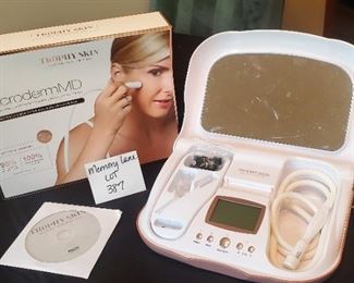 $95 - Trophy Skin Microderm MD Professional Grade Home Microdermabrasion system